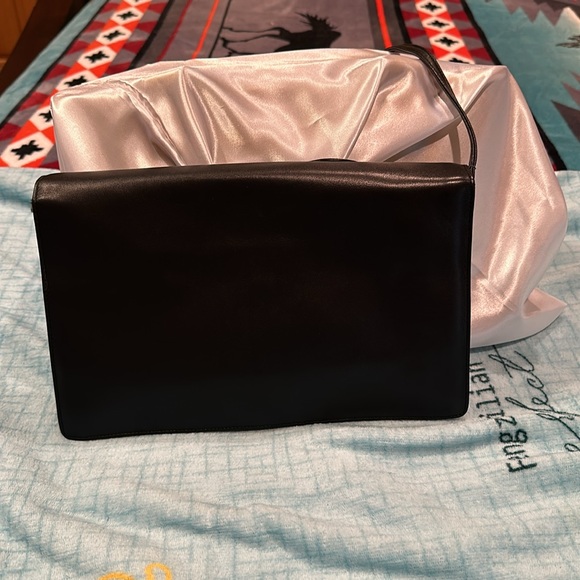 Valentino Garavani Black Leather Crossbody/Clutch Bag - Picture 4 of 6